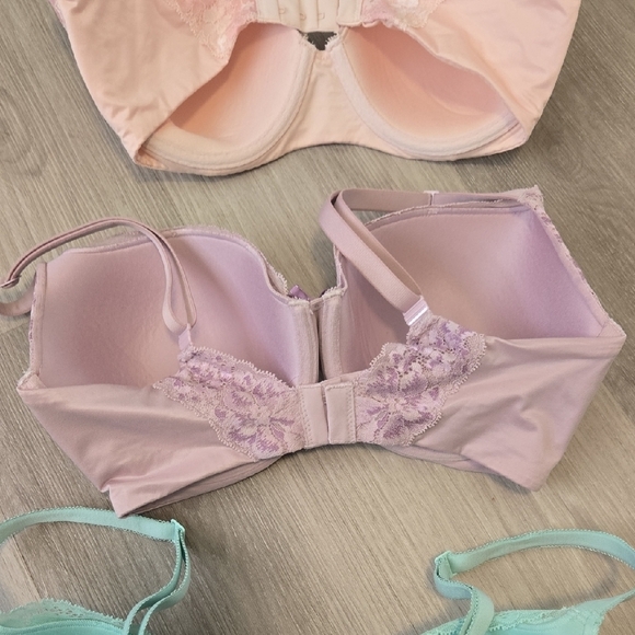 Victoria's Secret Lace Bra Trio - Pink, Lavender, and Mint - Picture 4 of 8